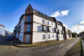 29, Clareston Court, Station Road, Tenby SA70 7LZ