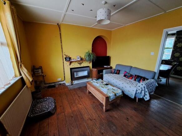 SITTING ROOM