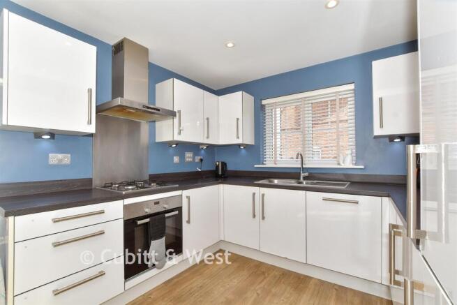 Kitchen/ Dining Room
