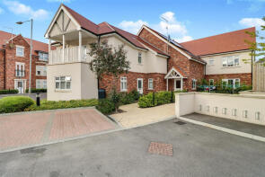 Flat 8, 92 Lexington House, Nelson Road, Leigh-on-sea SS9 3FL