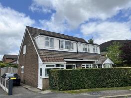 17, Grizedale Close, Carrbrook, Stalybridge SK15 3NQ