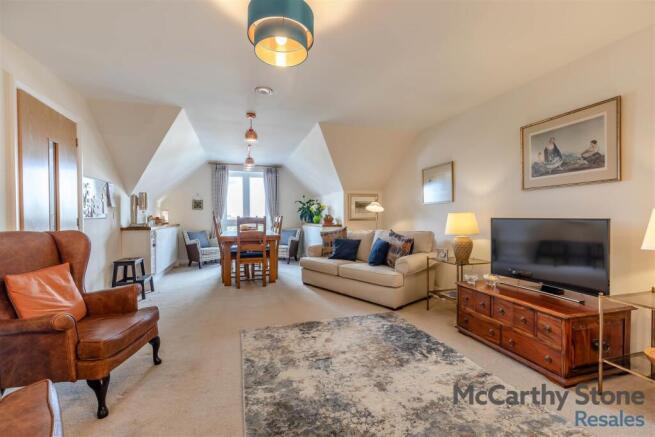 8667988-interior19.jpg
