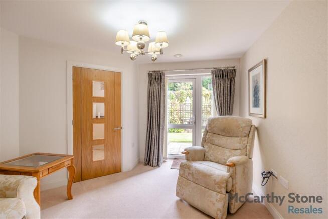 8699344-interior15.jpg
