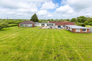 Lower Claverham House, Lower Wick Street, Polegate BN26 6TR