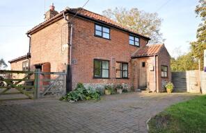 Walnut Cottage, South Green, Dereham NR20 3JZ