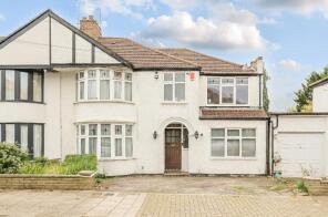 6, Drummond Drive, Stanmore HA7 3PD