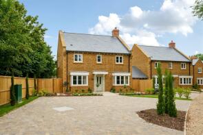 1 Fox Grange, Roebuck Court, Southam CV47 7AA