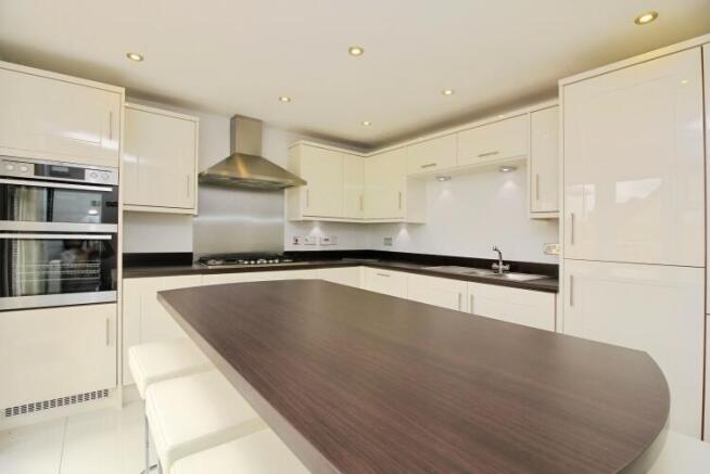 cdc6e172-Kitchen