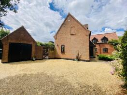 Pinchbeck Cottage, Flaxlands, Norwich NR16 1AD