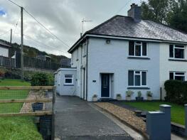 Ucheldir, Maes Isfryn, Llanfarian SY23 4UG