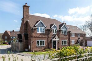 2, Fox Heath Gardens, Cane End, Reading RG4 9FD
