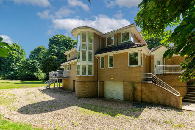 Holm Island, Kotan Drive, Wraysbury, Staines-Upon-Thames, TW18 4TU