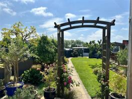 33, Fox Hill, Bapchild, Sittingbourne ME9 9AB