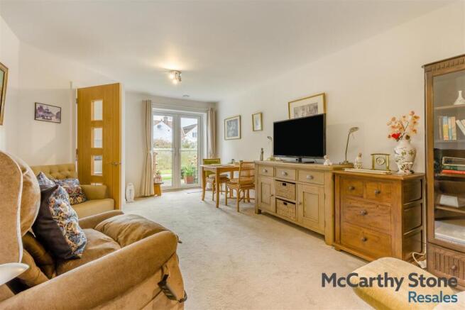 8683819-interior14.jpg