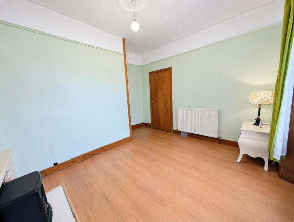 MAIN LIVING ROOM