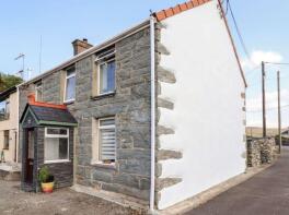 Bedivere, Road From Bedivere Northwards To Arthur Terrace, Caernarfon LL55 3BN