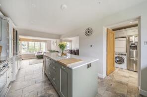 16, Millfield Crescent, Grantham NG32 3HG