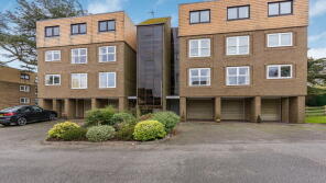 3, Lakeside, Little Aston, Sutton Coldfield B74 3BJ