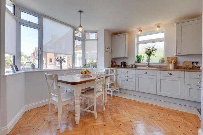 L-shaped. Kitchen / Dining Room