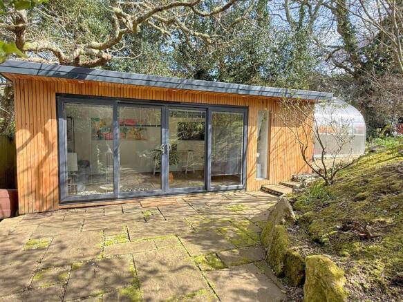 GARDEN STUDIO