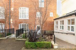 2, Harbury Court, Binswood Avenue, Leamington Spa CV32 5DG