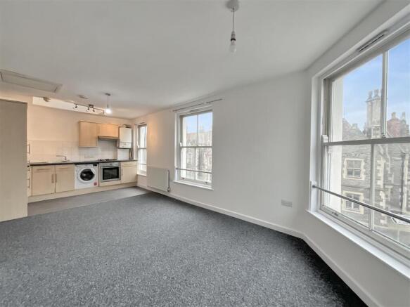 Kitchen/Lounge