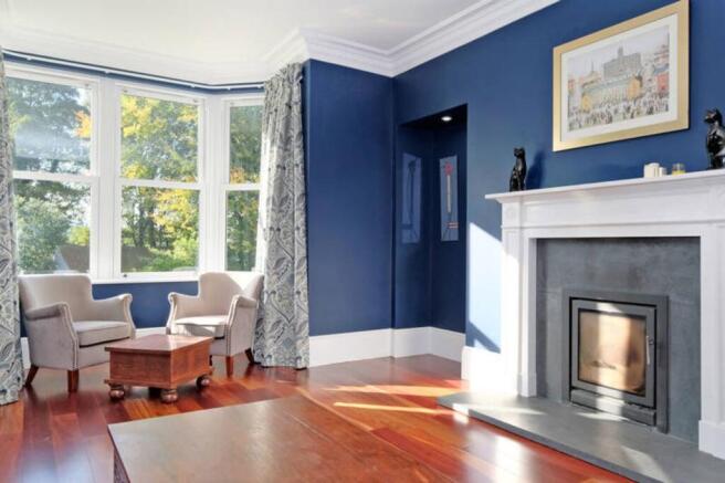 Lounge/Dining Room