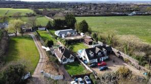 Gale Bungalow, Tarbay Lane, Oakley Green, Windsor SL4 4QG