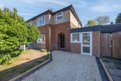 St. Cuthberts Crescent, Albrighton, WV7