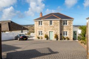 1, Vicarage Gardens, School Lane, Hayle TR27 6HN