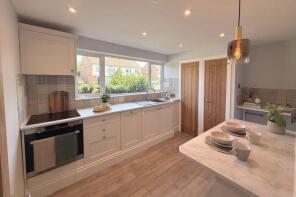 34, Meadow Way, West End, Woking GU24 9JB