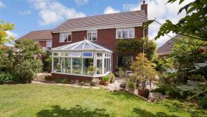 8, Alderman Way, Leamington Spa CV33 9GB