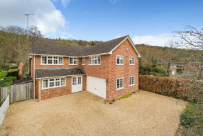 Gable End, Road Running Through Stonor, Stonor, Henley-on-thames RG9 6HE