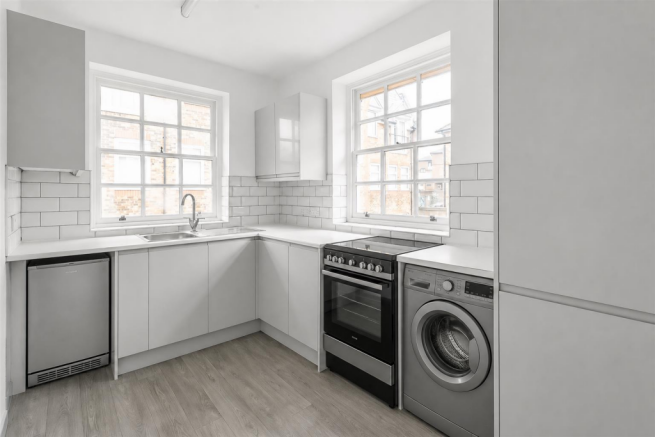 Flat 2, the  Coach House, kicthen.png