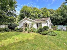 Cove Head, Upper Tredrea, Truro TR3 7QU