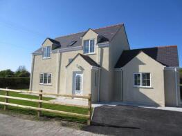 Fronwen, Llanfachraeth, Holyhead LL65 4UY