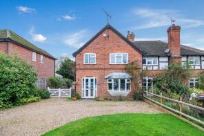 Langdale, Bucks Hill, Sarratt WD4 9AT