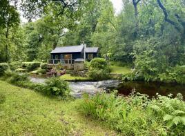 Gamekeepers Cottage, Two Waters Foot PL14 6HT