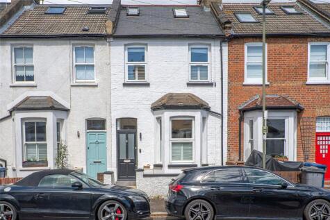 Brackenbury Road, London, N2