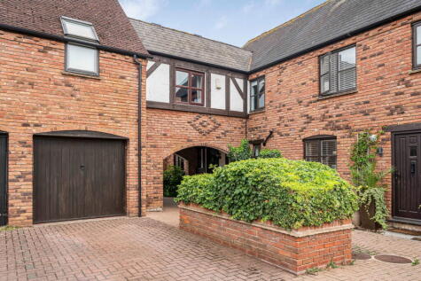 Farriers Reach, Bishops Cleeve, Cheltenham, GL52