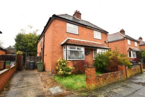 3 bedroom Semi-Detached House in Guildford