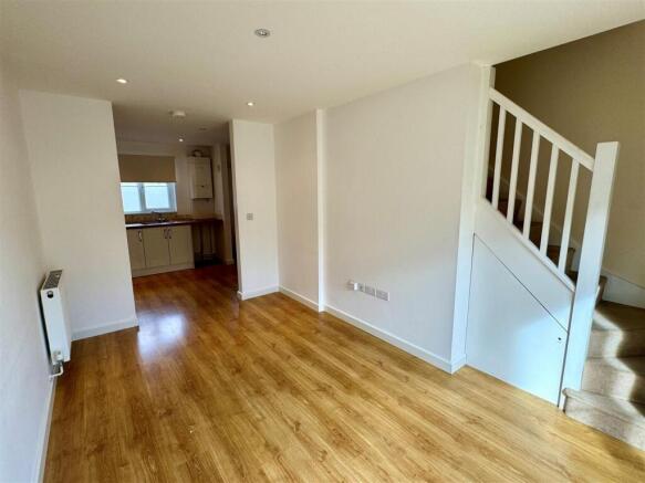 2 Wartha Mews Lounge