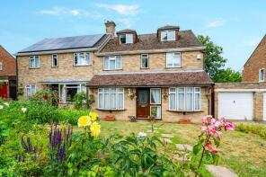 102, Roberts Ride, High Wycombe HP15 7AN