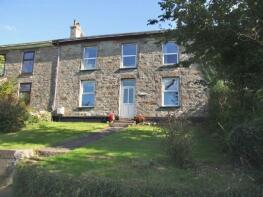 5 Molly Rose, New Road, Camborne TR14 9DD
