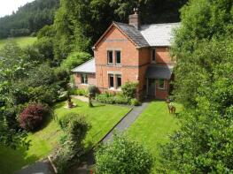 Garden Cottage, U1268 From Llwyn-onn To Junction With Road To Brynmoel, Abbey Cwm-hir, Llandrindod Wells LD1 6PH