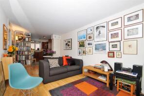 2, Finsbury Park Avenue, Tottenham, London N4 1DQ