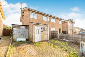 18, Robins Close, Northampton NN7 2HZ