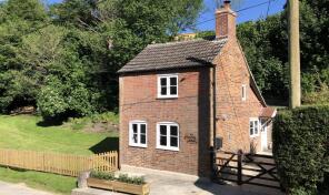 Yew Tree Cottage, The Bottom, Devizes SN10 4SF
