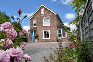 110a Nampara, Fishbourne Road West, Chichester PO19 3JR
