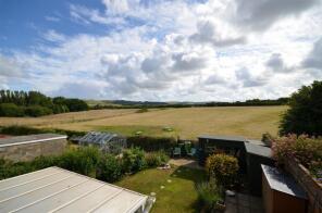 2, Longmeade Cottages, Hale Common, Newport PO30 3AP